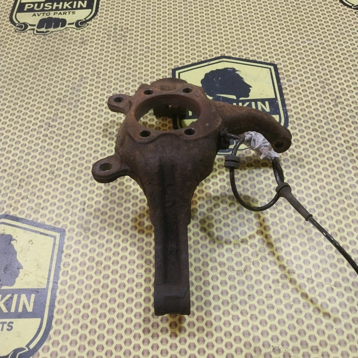 Кулак поворотный цапфа Nissan Xtrail 2009 40014JG000 T31, передний правый