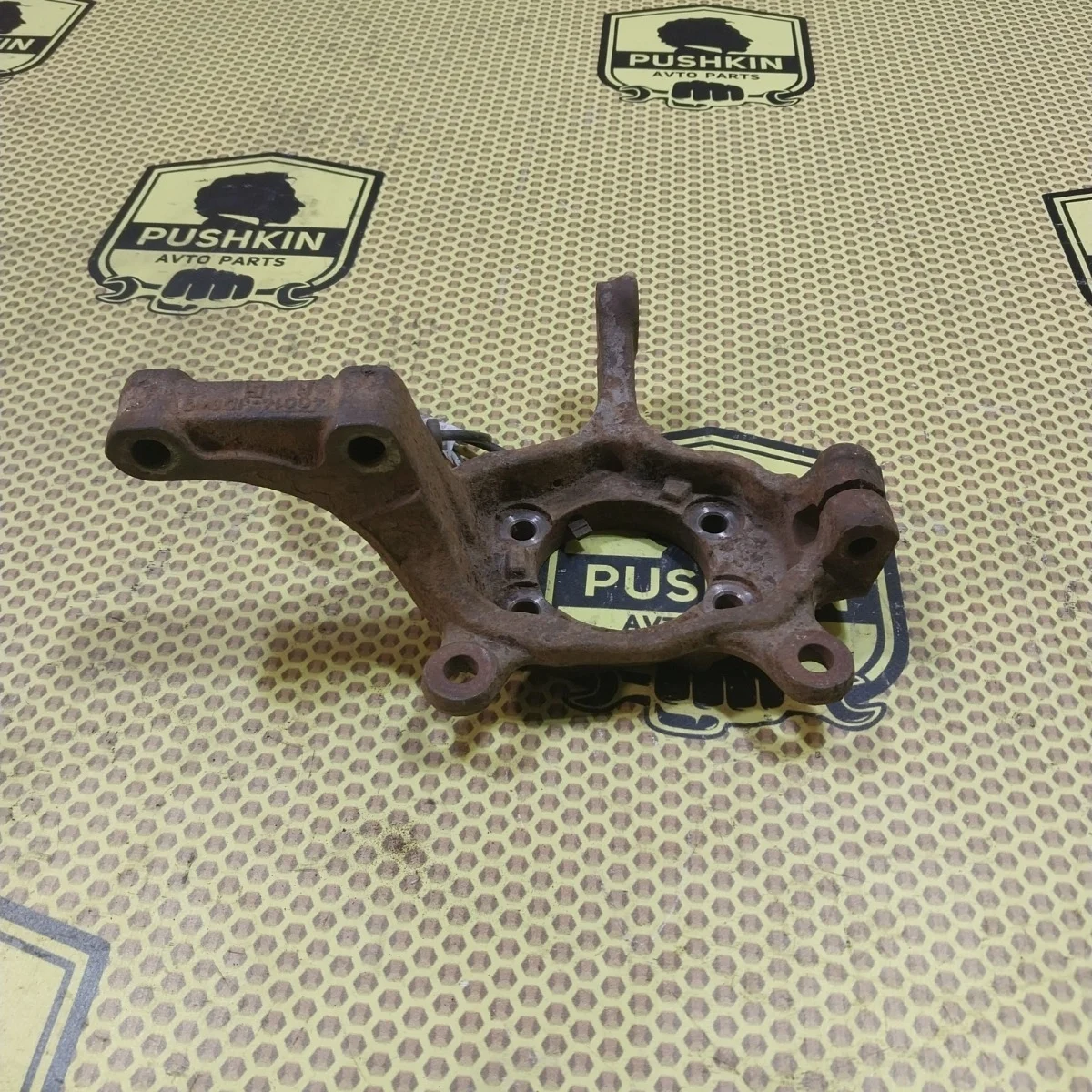 Кулак поворотный цапфа Nissan Xtrail 2009 40014JG000 T31, передний правый