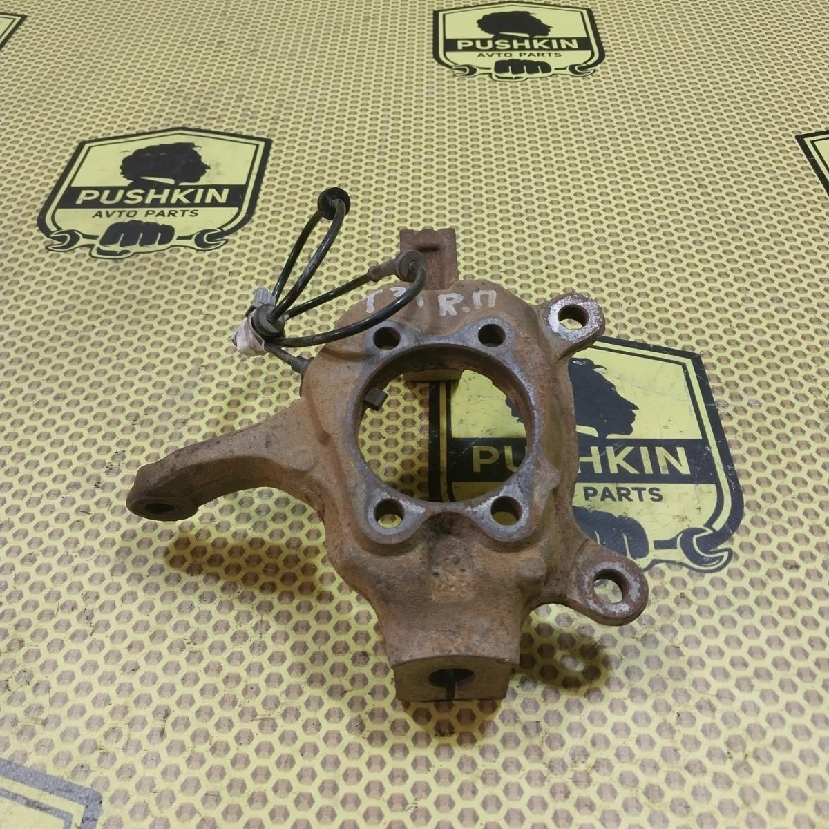 Кулак поворотный цапфа Nissan Xtrail 2009 40014JG000 T31, передний правый