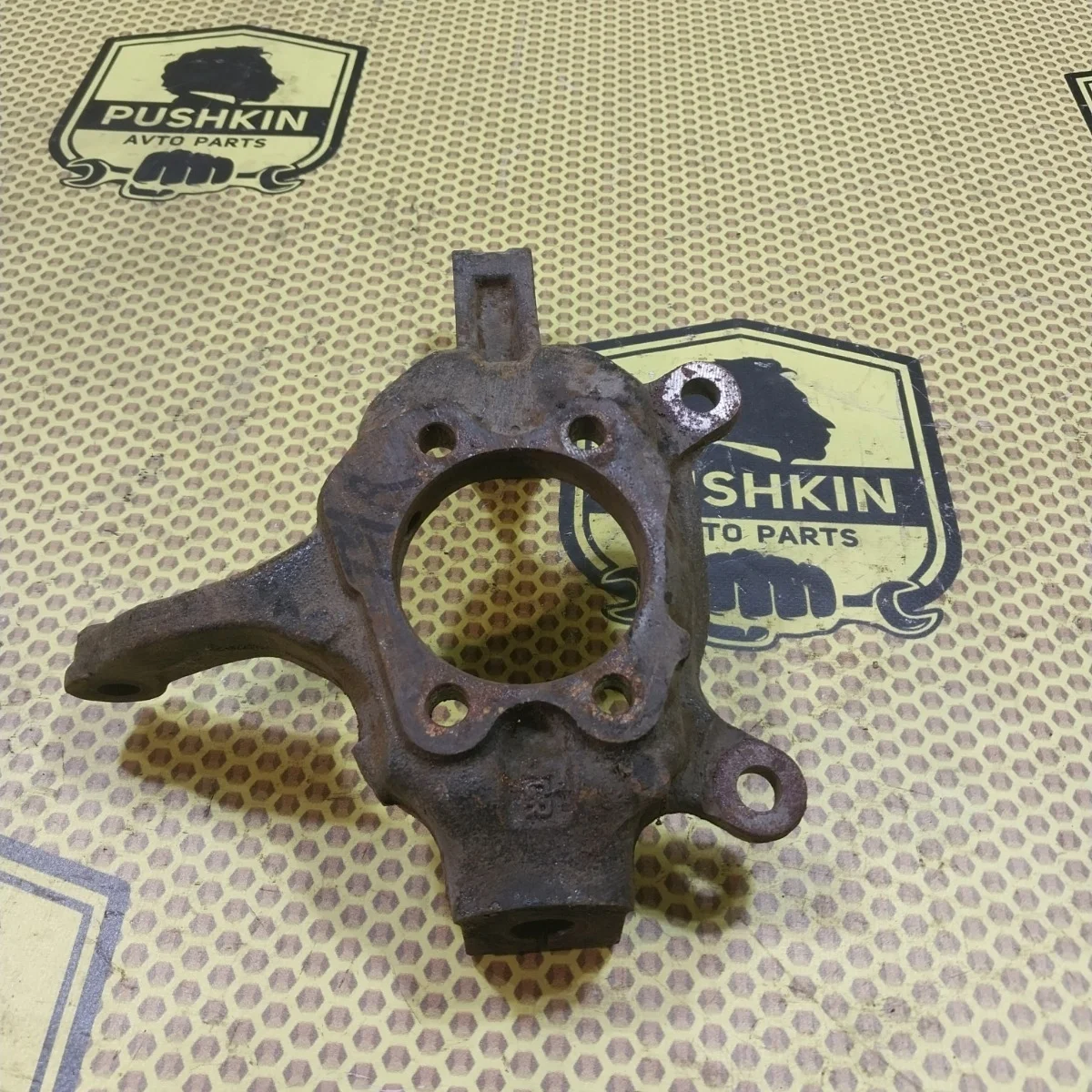 Кулак поворотный цапфа Nissan Xtrail 2009 40014JG000 T31, передний правый