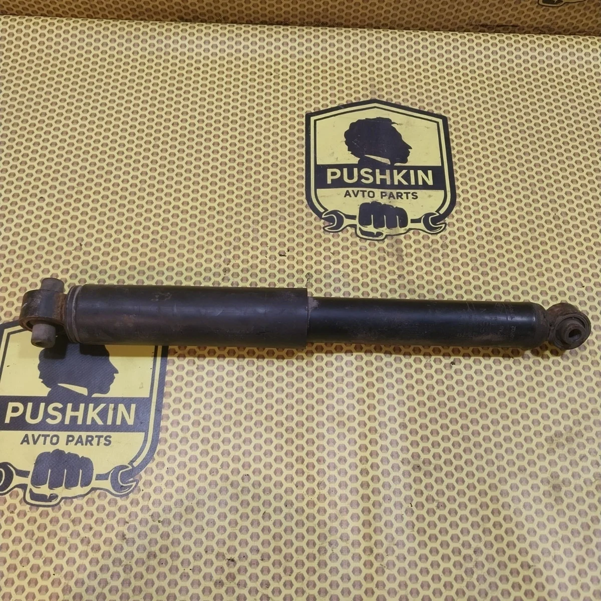 Амортизатор подвески Nissan Qashqai 2016 E62104EA2A J11, задний