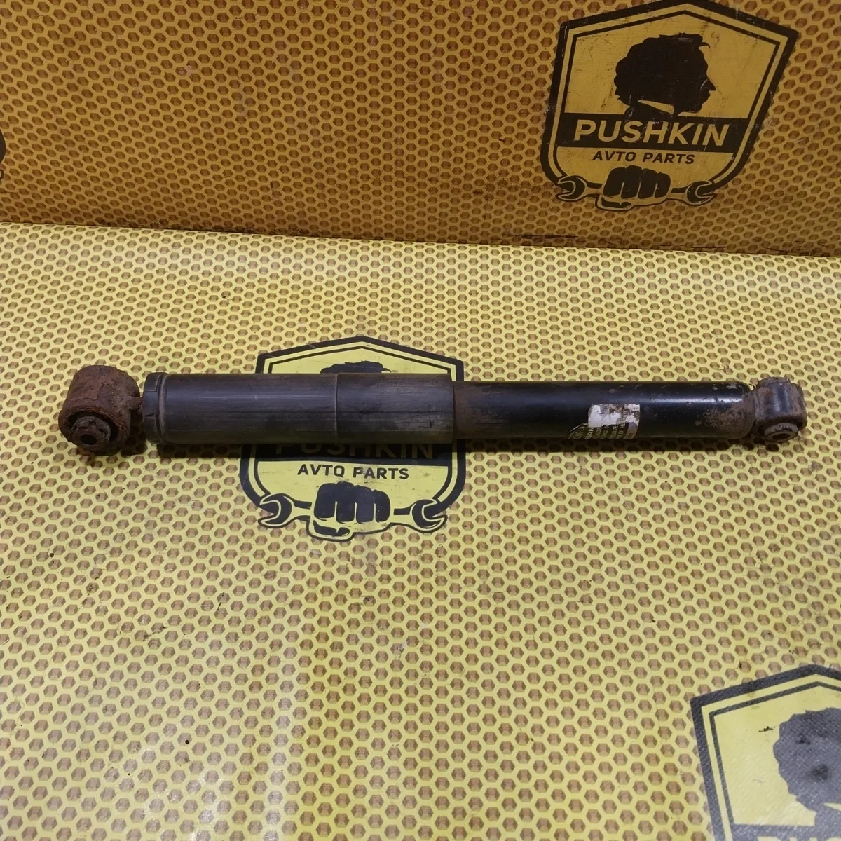 Амортизатор подвески Nissan Xtrail 2009 E62101DA1B T31, задний