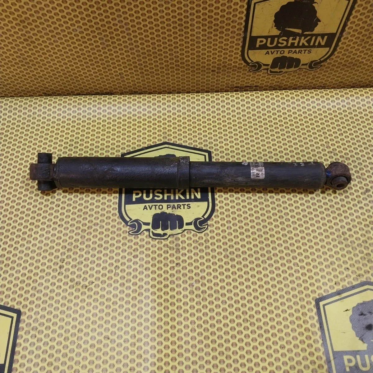 Амортизатор подвески Nissan Xtrail 2009 E62101DA1B T31, задний