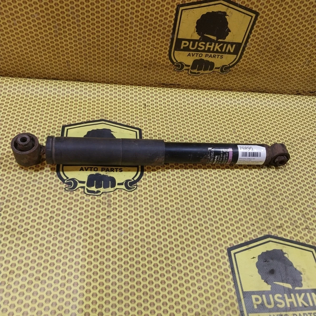 Амортизатор подвески Nissan Xtrail 2009 E62101DA1B T31, задний