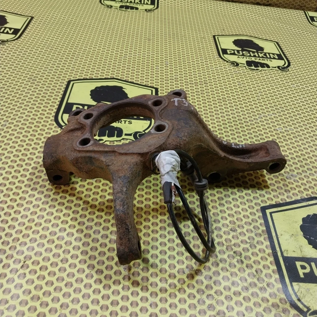 Кулак поворотный цапфа Nissan Xtrail 2009 40015JG000 T31, передний левый