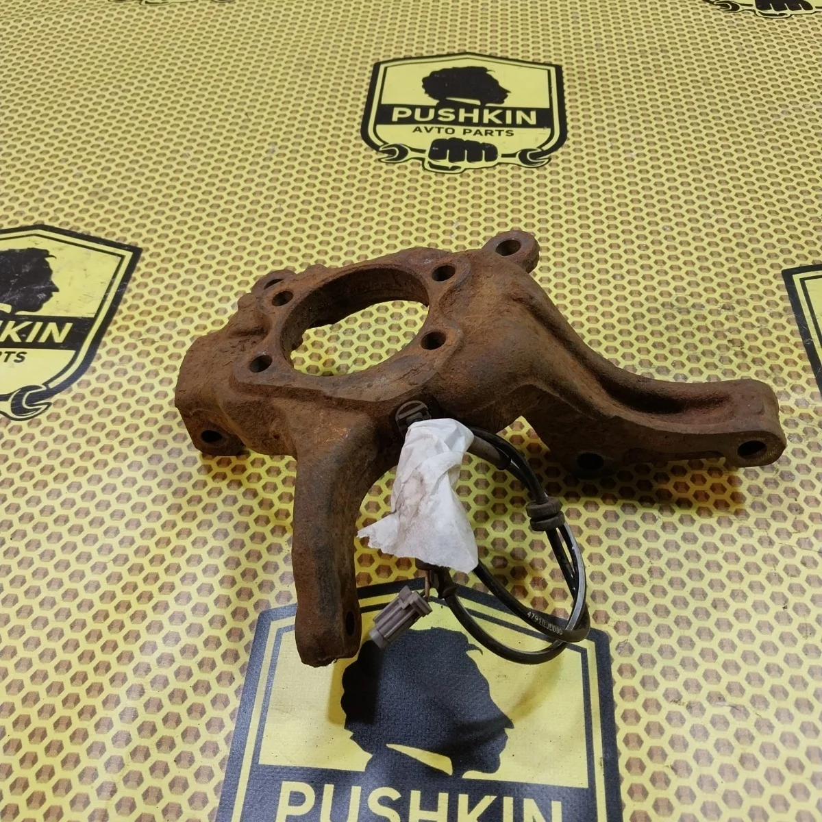 Кулак поворотный цапфа Nissan Xtrail 2009 40015JG000 T31, передний левый