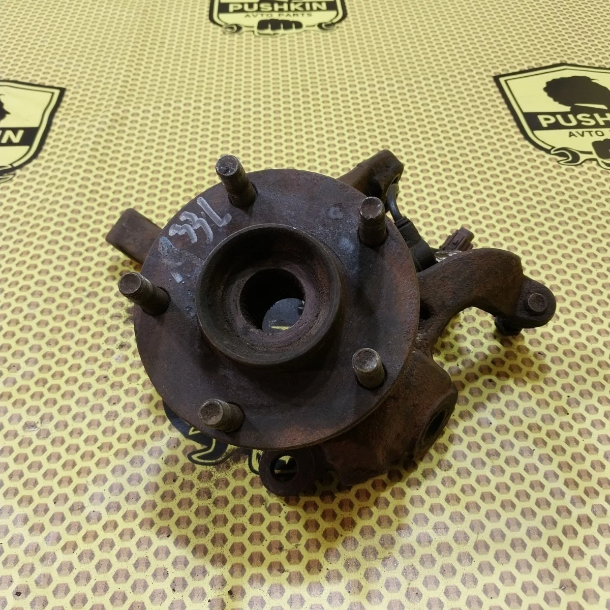 Кулак поворотный цапфа Nissan Maxima 2005 400155Y700 A33 VQ, передний левый