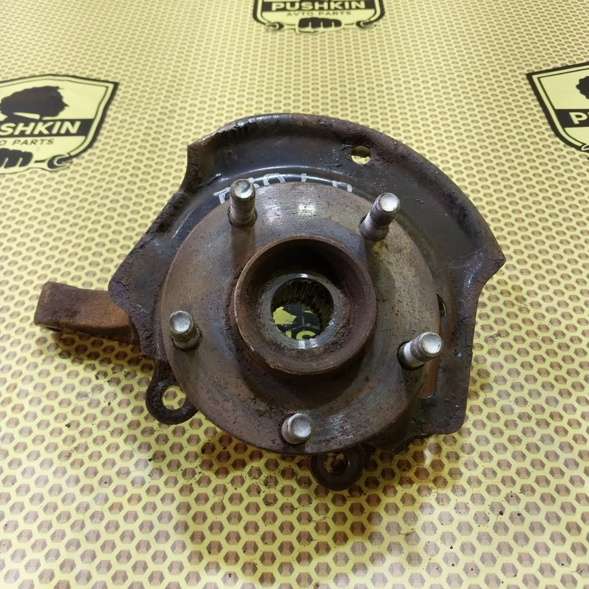 Кулак поворотный цапфа Nissan Xtrail 2005 400158H300 T30, передний левый