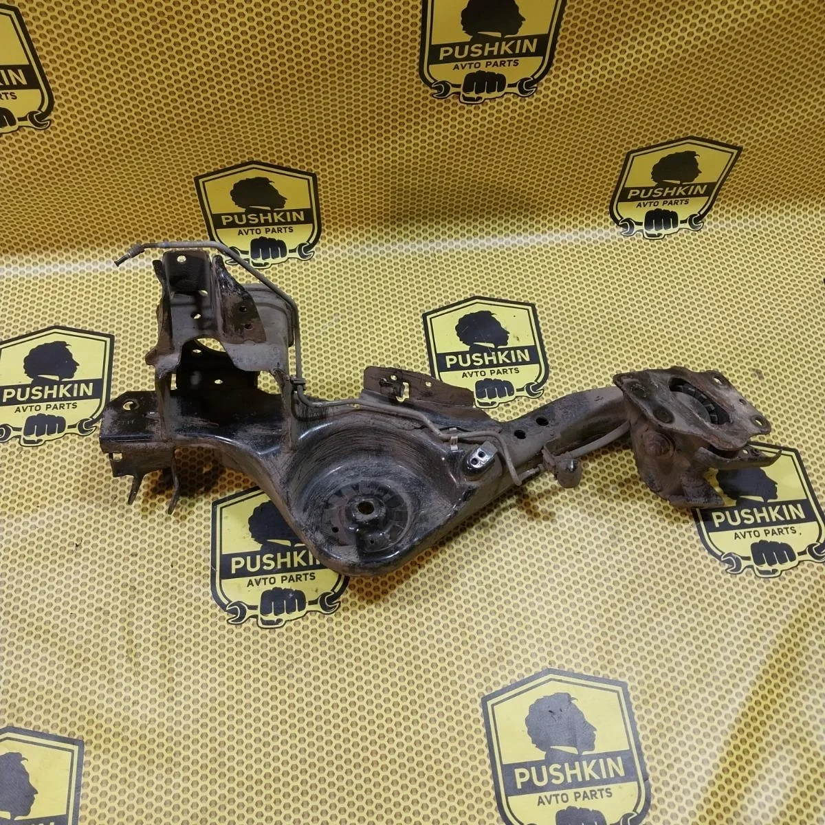 Рычаг продольный Nissan Qashqai 2009 555024EG0A J11, задний левый