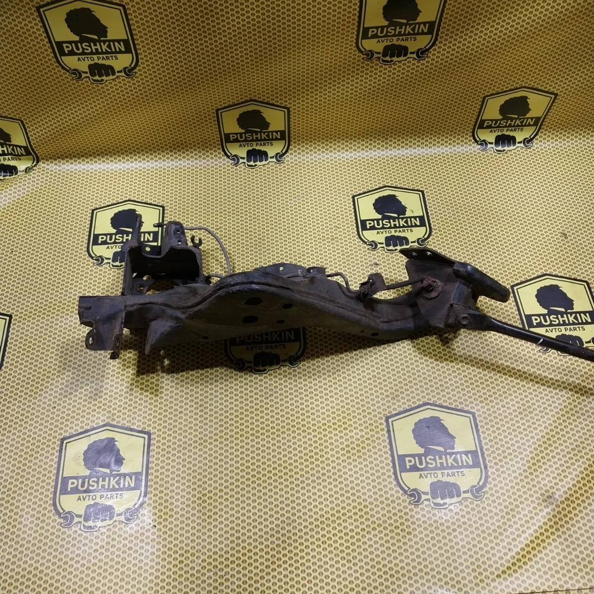 Рычаг продольный Nissan Qashqai 2009 555024EG0A J11, задний левый