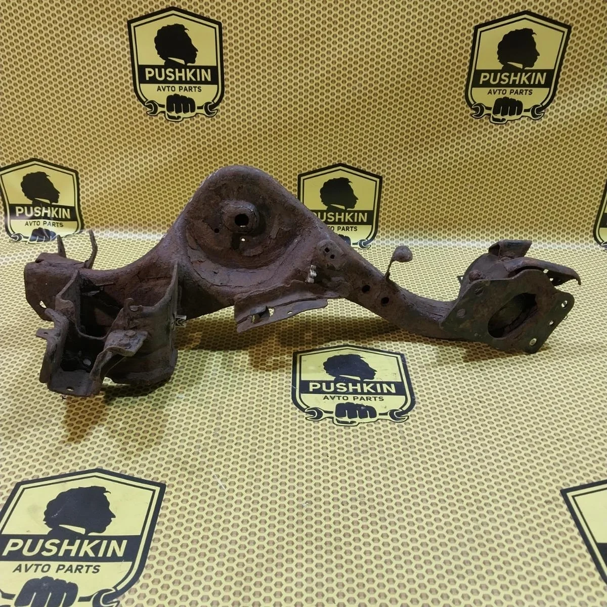 Рычаг продольный Nissan Qashqai 2009 55501JD00A J10, задний правый