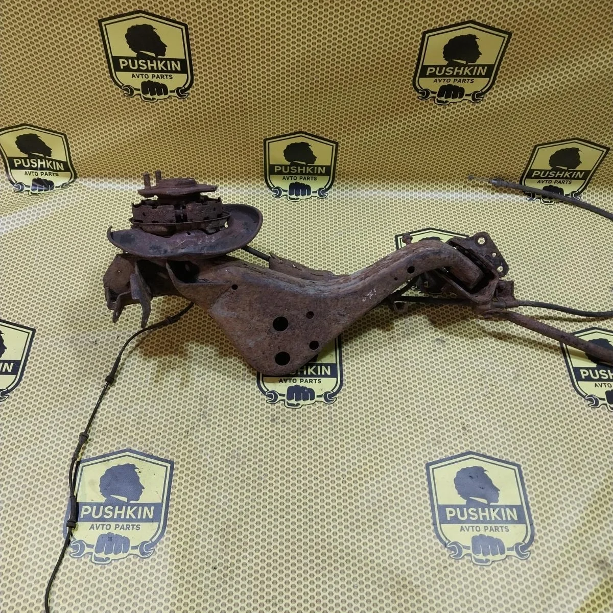 Рычаг продольный Nissan Qashqai 2009 55501JD00A J10, задний правый