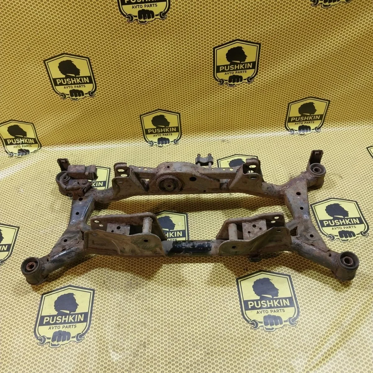 Балка подвески Nissan Xtrail 2005 554008H700 T30, задняя