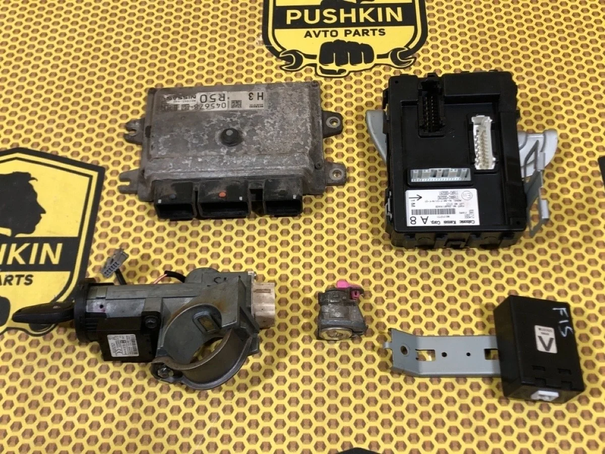 Комплект зажигания Nissan Juke 2013 237031KH0A F15 HR16DE