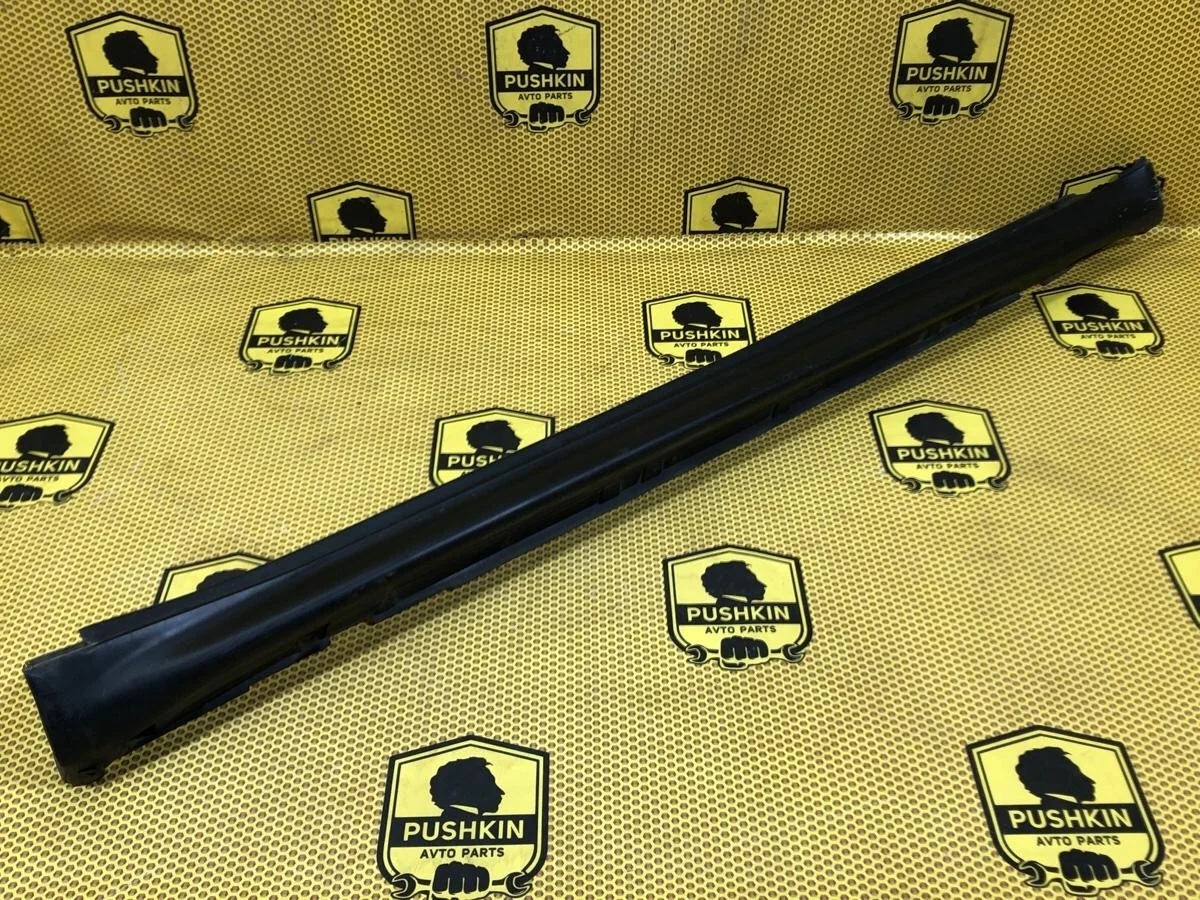 Накладка порога наружная Nissan Juke 2013 768501KA6A F15 HR16DE, правая