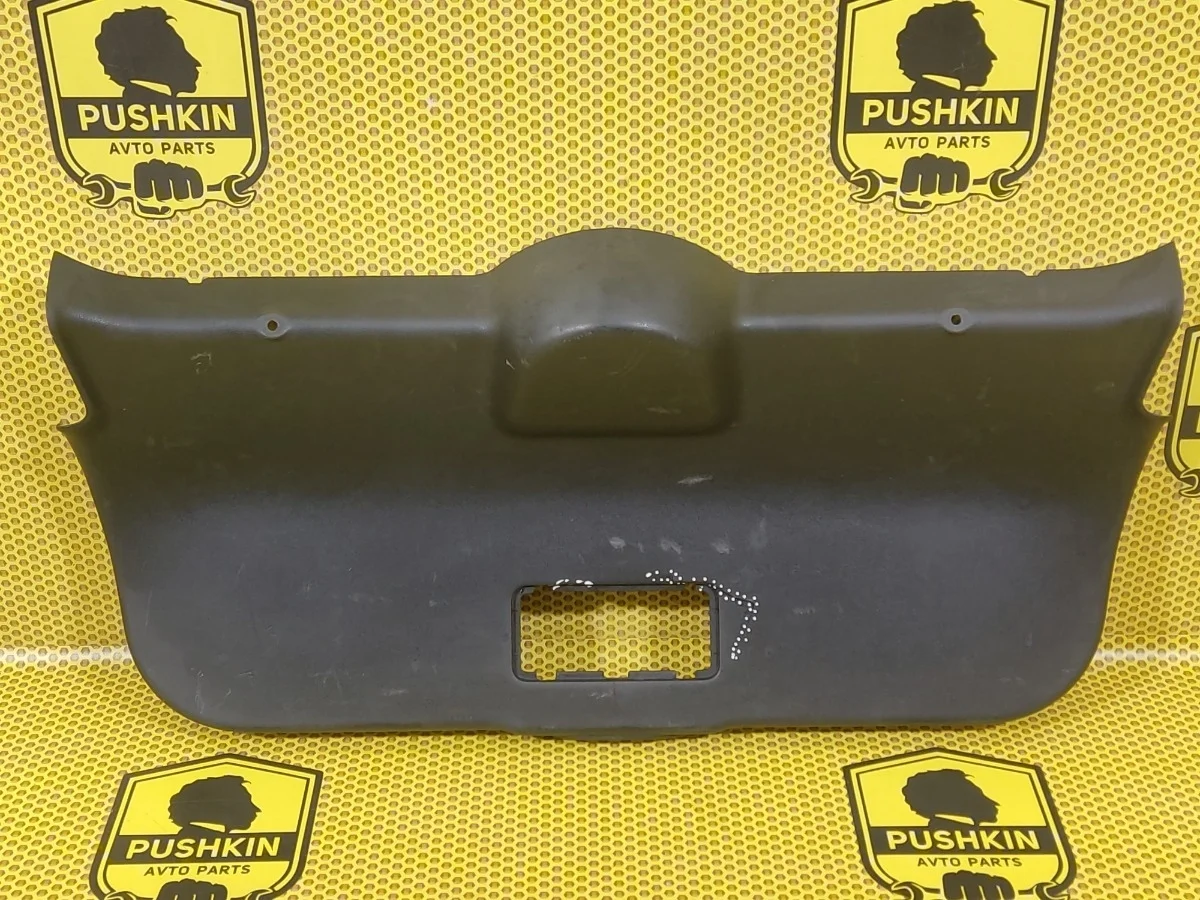 Обшивка крышки багажника Nissan Juke 2013 909011KB0A F15 HR16DE