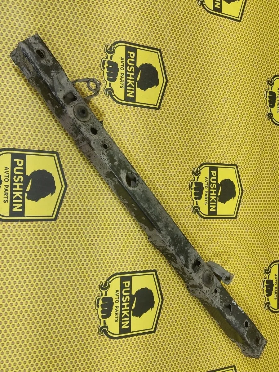 Панель передняя нижняя часть Nissan Juke 2013 625301KE0B F15 HR16DE