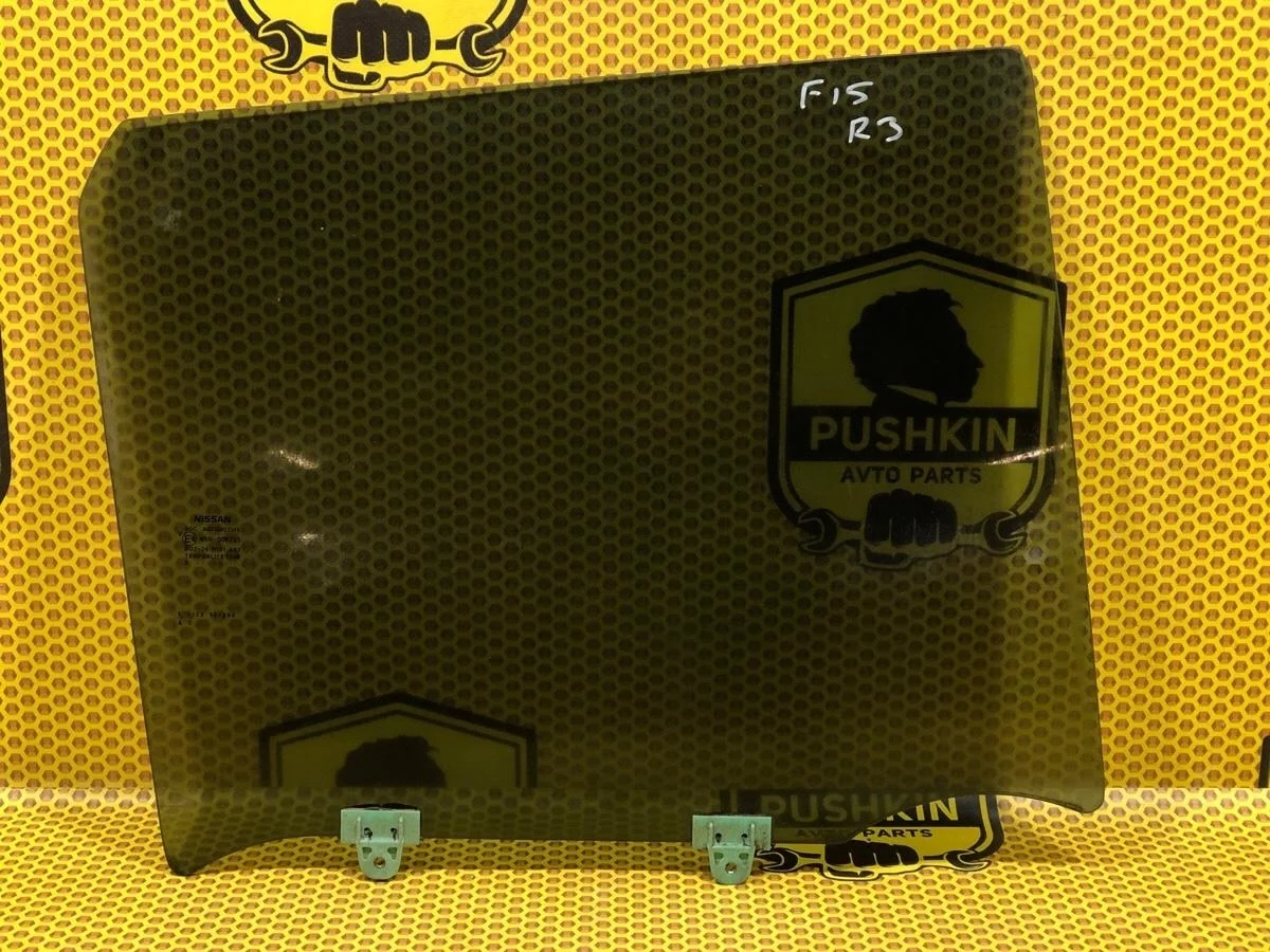 Стекло двери Nissan Juke 2013 823001KK1A F15 HR16DE, заднее правое