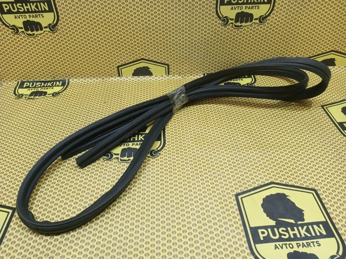 Уплотнитель багажника Nissan Juke 2013 908301KA0C F15 HR16DE