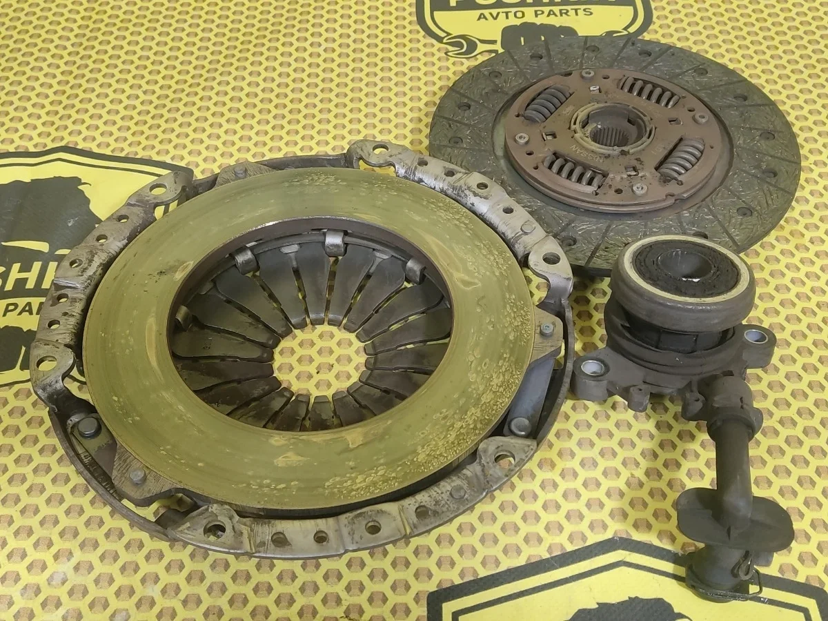 Комплект сцепления Nissan Juke 2013 30100JX00C F15 HR16DE