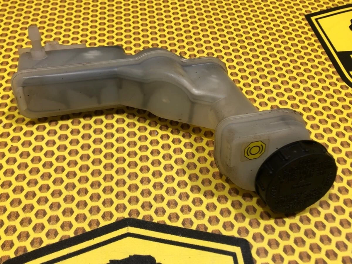 Бачок ГТЦ Nissan Qashqai 2008 46090JD03A J10E K9K