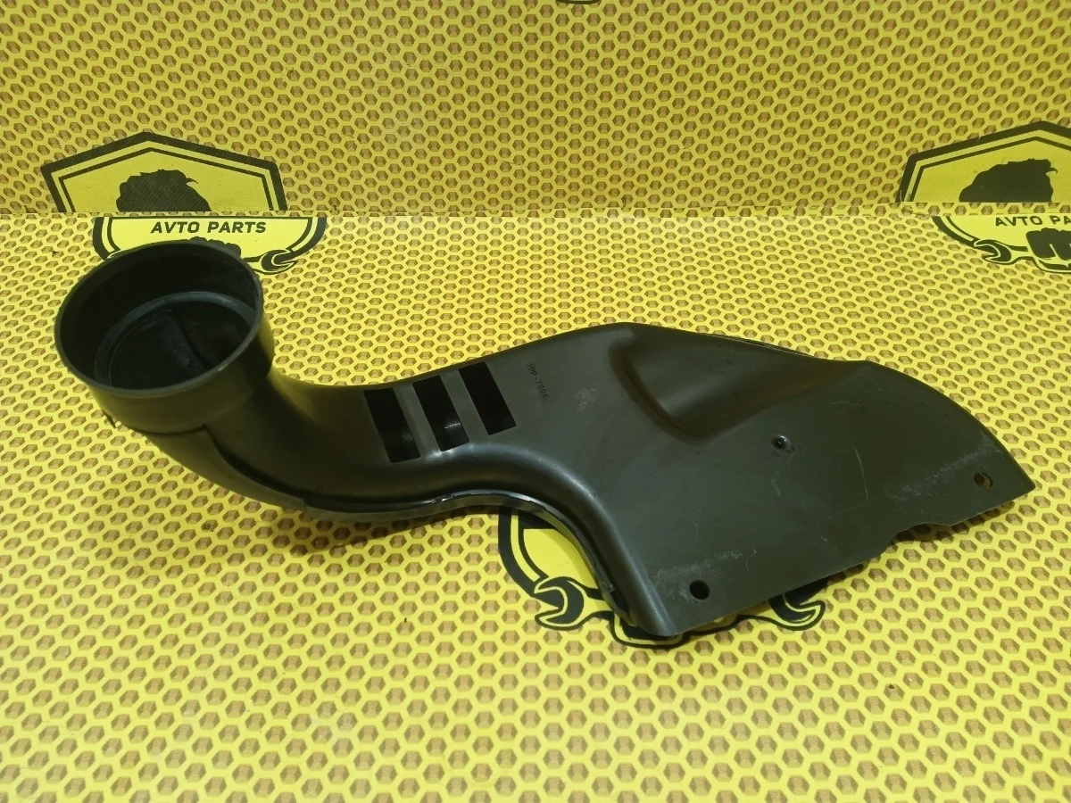 Воздухозаборник воздушного фильтра на панели Nissan Qashqai 2008 16554JD50A J10E K9K