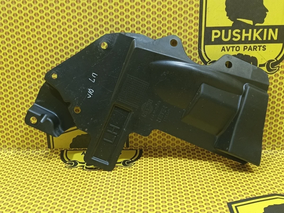 Пыльник двигателя Nissan Qashqai 2008 64839JD00A J10E K9K, левый