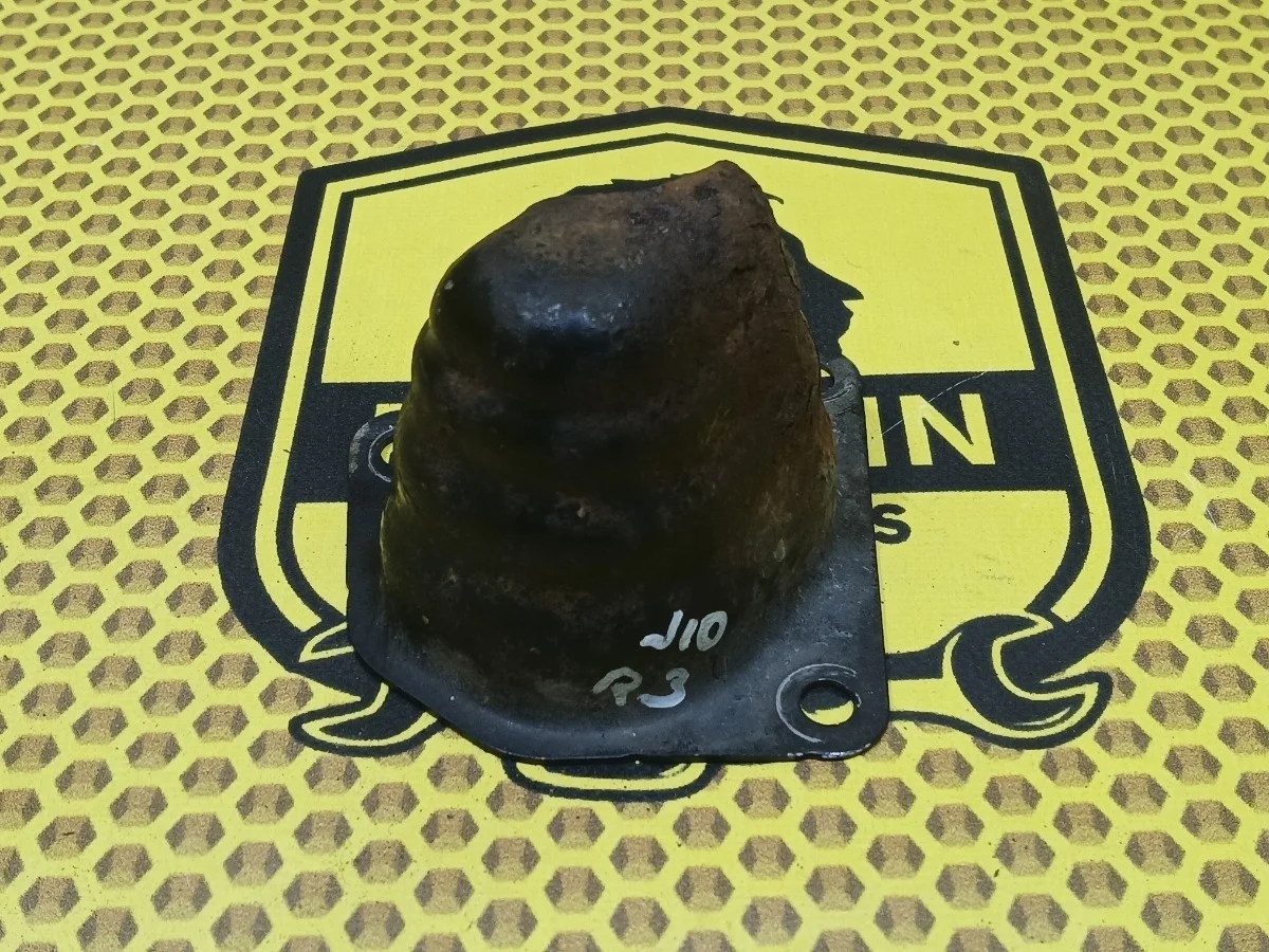 Кронштейн усилителя бампера Nissan Qashqai 2008 85212JD00A J10E K9K, задний правый