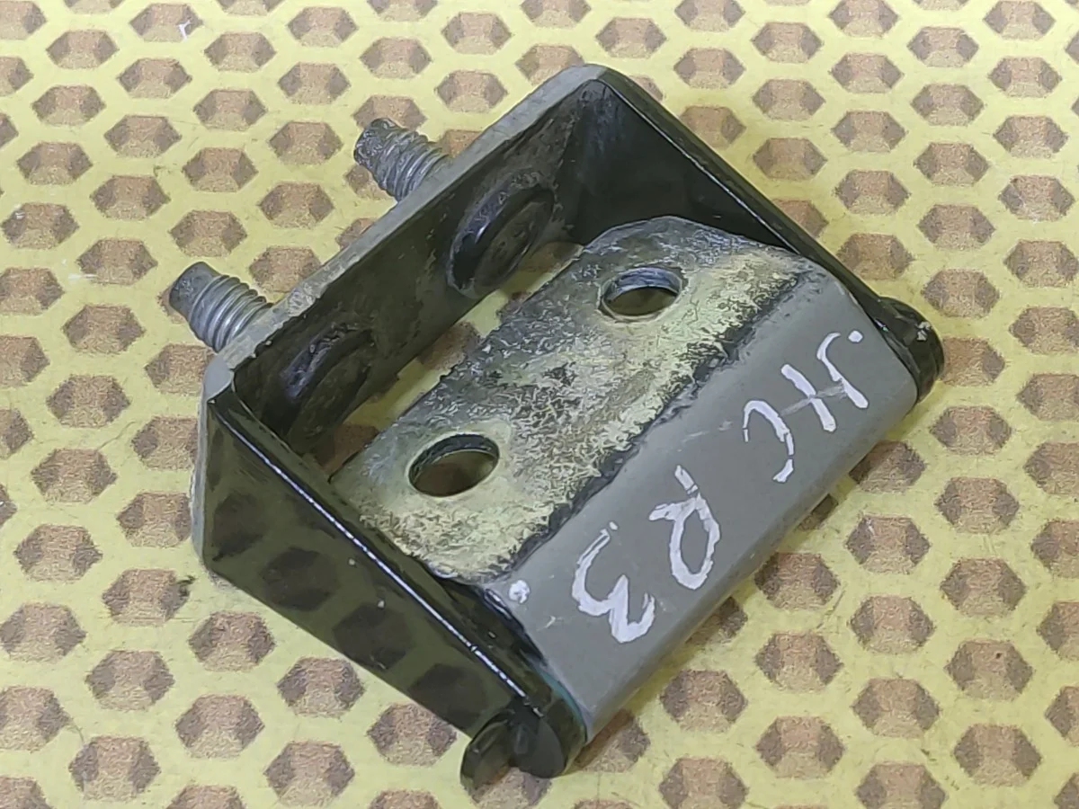 Петля багажника Nissan Qashqai 2008 90400AV730 J10E K9K, правая