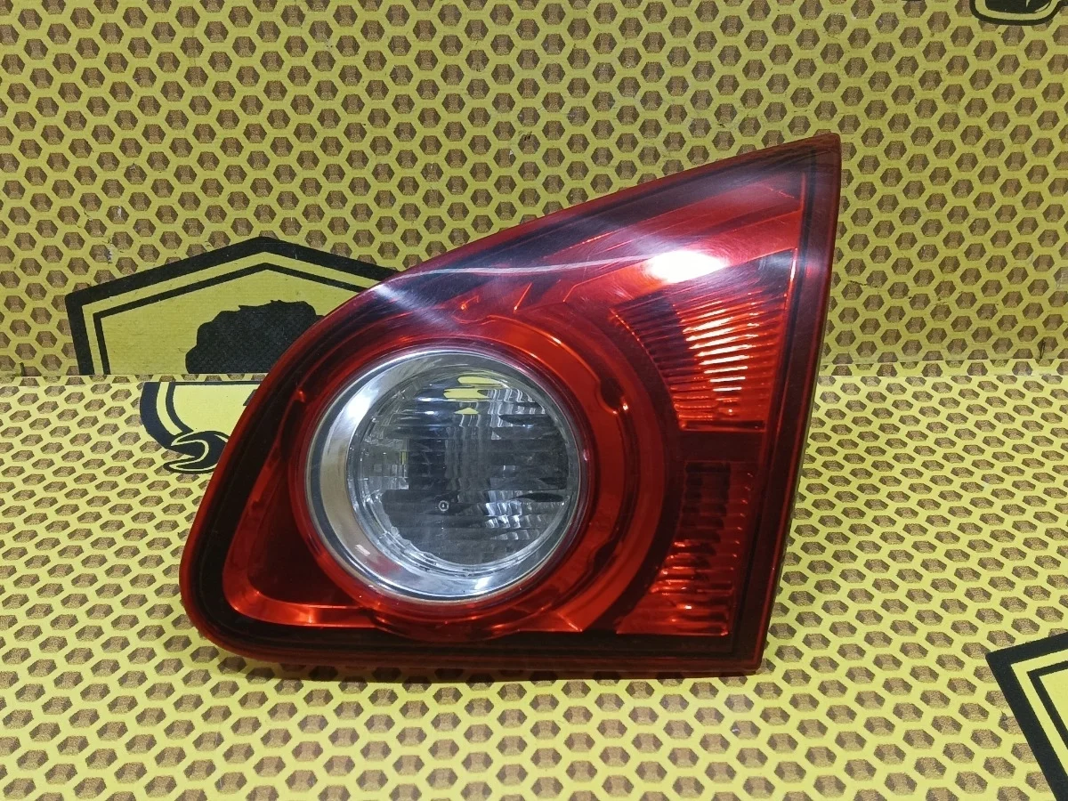 Фонарь крышки багажника Nissan Qashqai 2008 26550JD800 J10E K9K, правый