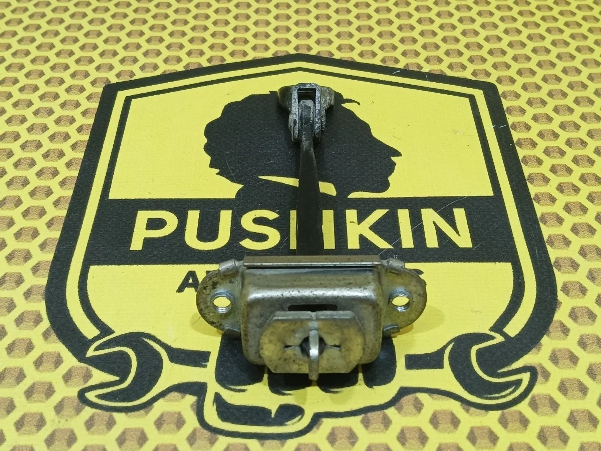 Ограничитель двери Nissan Almera 2014 82430EW000 G15 K4M, задний левый