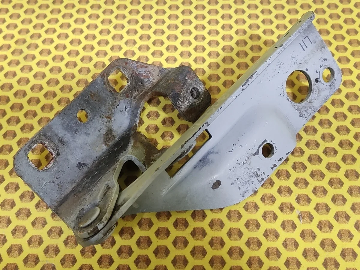 Петля капота Nissan Almera Classic 2006 6540195F0A B10 QG16DE, левая