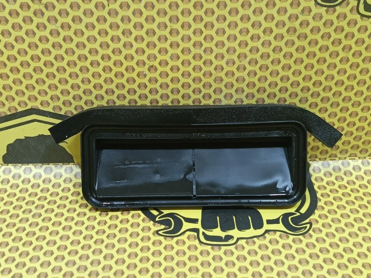 Решетка вентиляционная Nissan Juke 2012 77008AX60A F15 MR16DDT