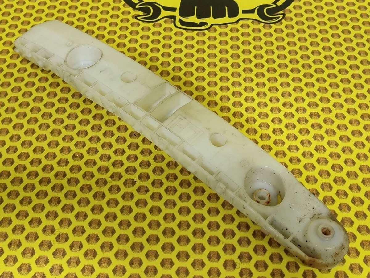 Кронштейн бампера Nissan Juke 2012 85229BA61A F15 MR16DDT, задний левый