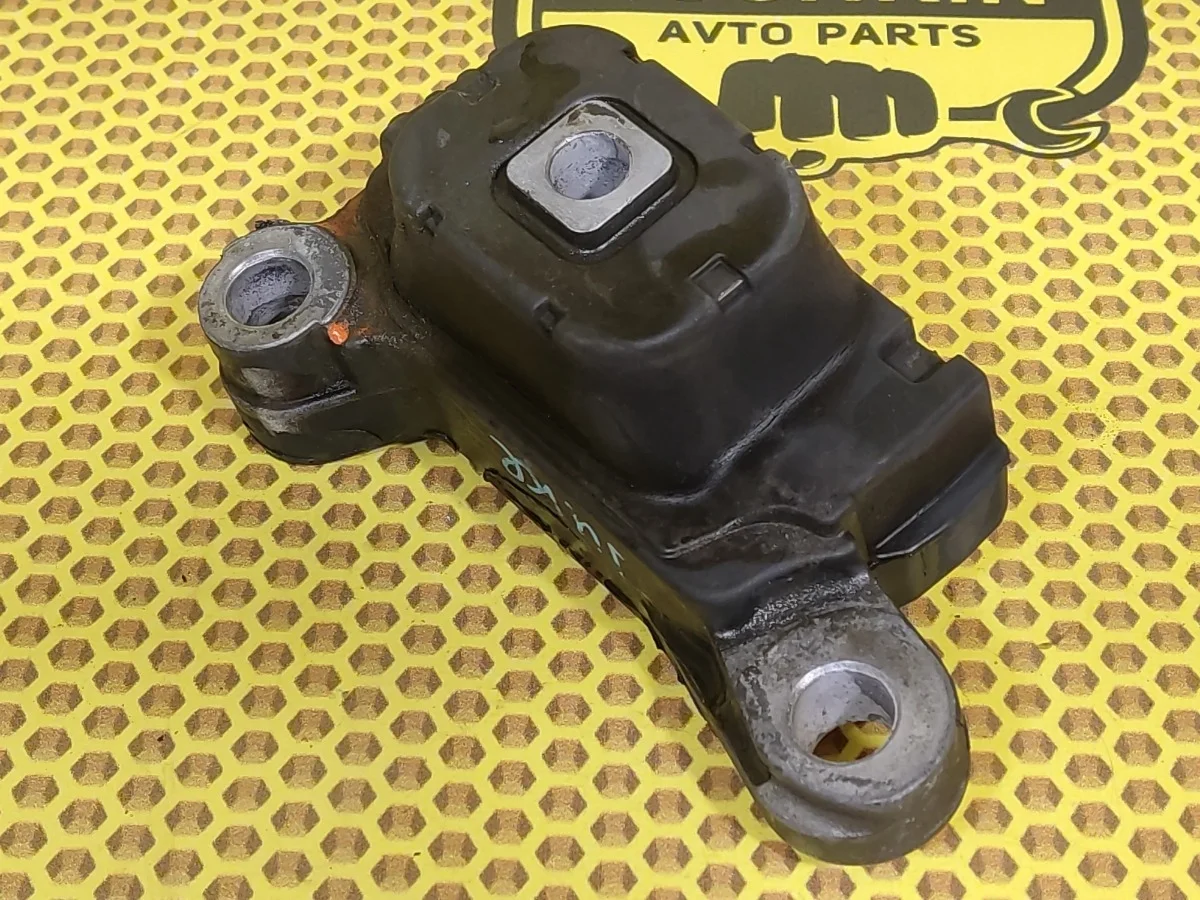 Опора двигателя Nissan Juke 2012 112201KF1A F15 MR16DDT, левая