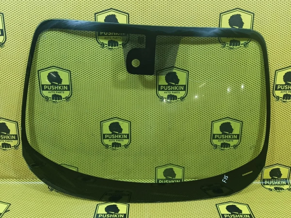 Стекло лобовое Nissan Juke 2012 727001KA7A F15 MR16DDT