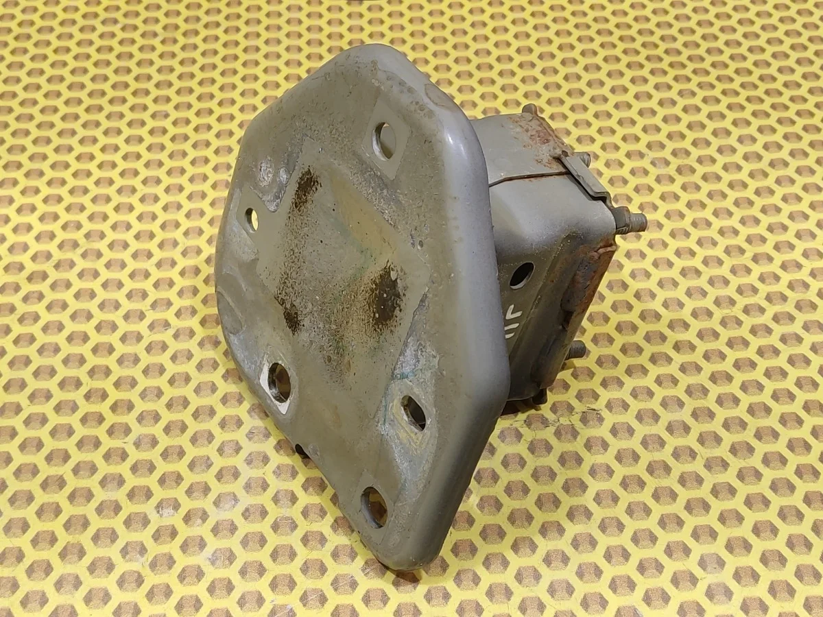 Кронштейн усилителя бампера Nissan Qashqai 2014 H52104EAMA J11 HRA2DDT, правый