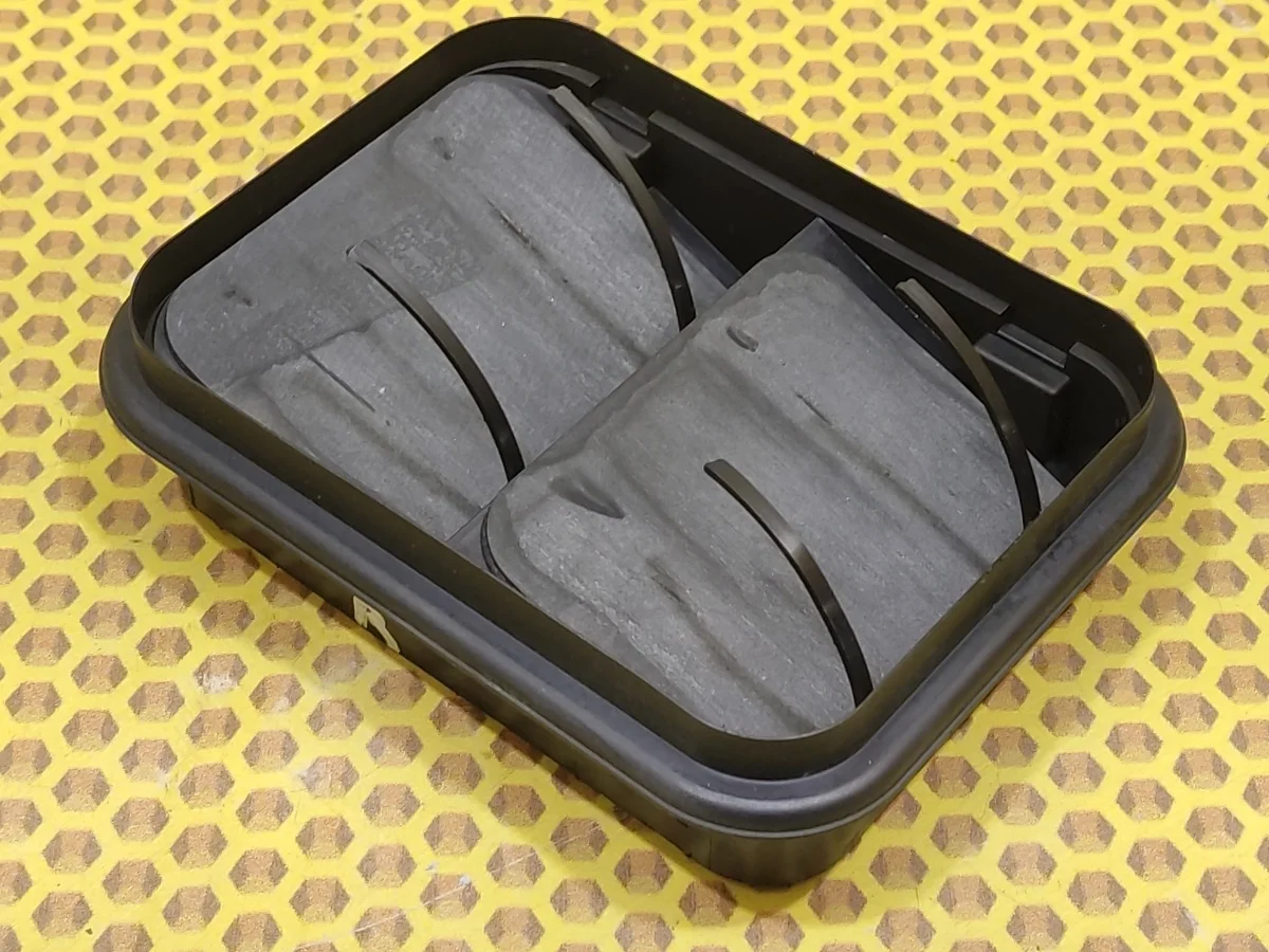 Решетка вентиляционная Nissan Qashqai 2014 76804JD00A J11 HRA2DDT, задняя правая