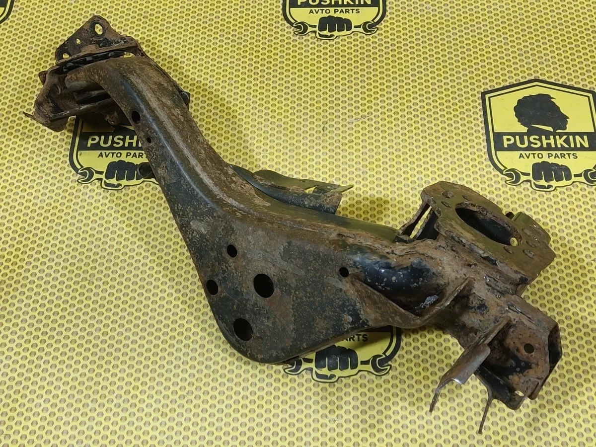 Рычаг продольный Nissan Qashqai 2014 555024EG0A J11 HRA2DDT, задний левый