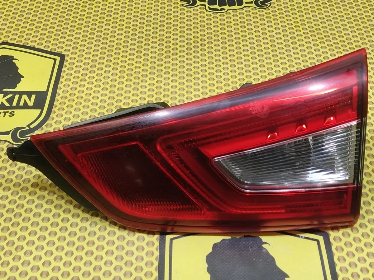 Фонарь крышки багажника Nissan Qashqai 2014 265504EA5B J11 HRA2DDT, задний правый