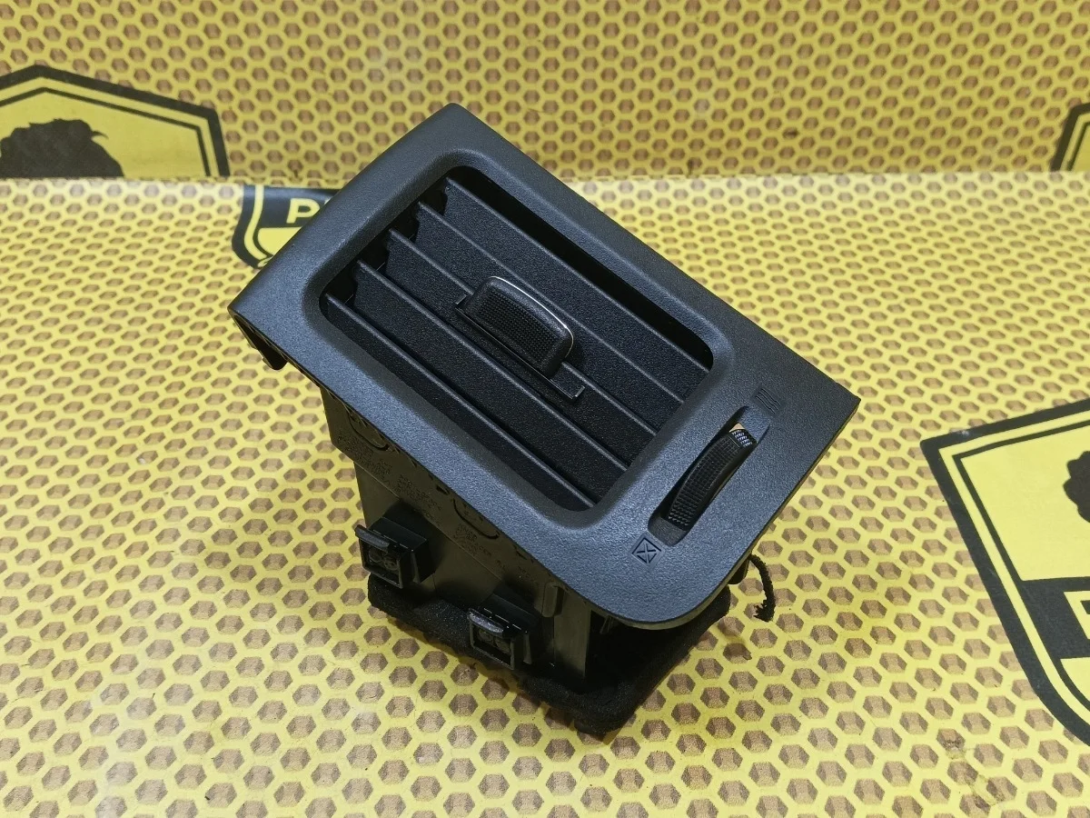 Дефлектор салона боковой Nissan X-TRAIL 2013 68761JG45C T31 MR20DE, левый