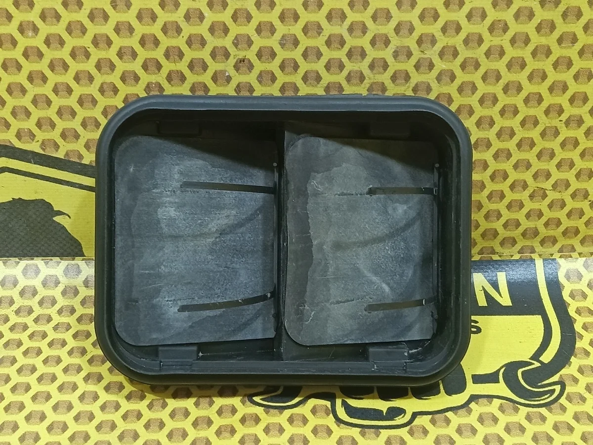 Решетка вентиляционная Nissan X-Trail 2013 76804JD00A T31 MR20DE, правая