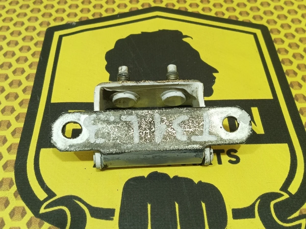 Петля багажника Nissan X-TRAIL 2013 90400JG000 T31 MR20DE, левая