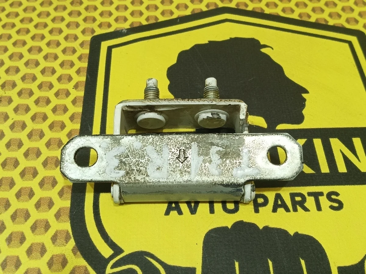 Петля багажника Nissan X-TRAIL 2013 90400JG000 T31 MR20DE, правая