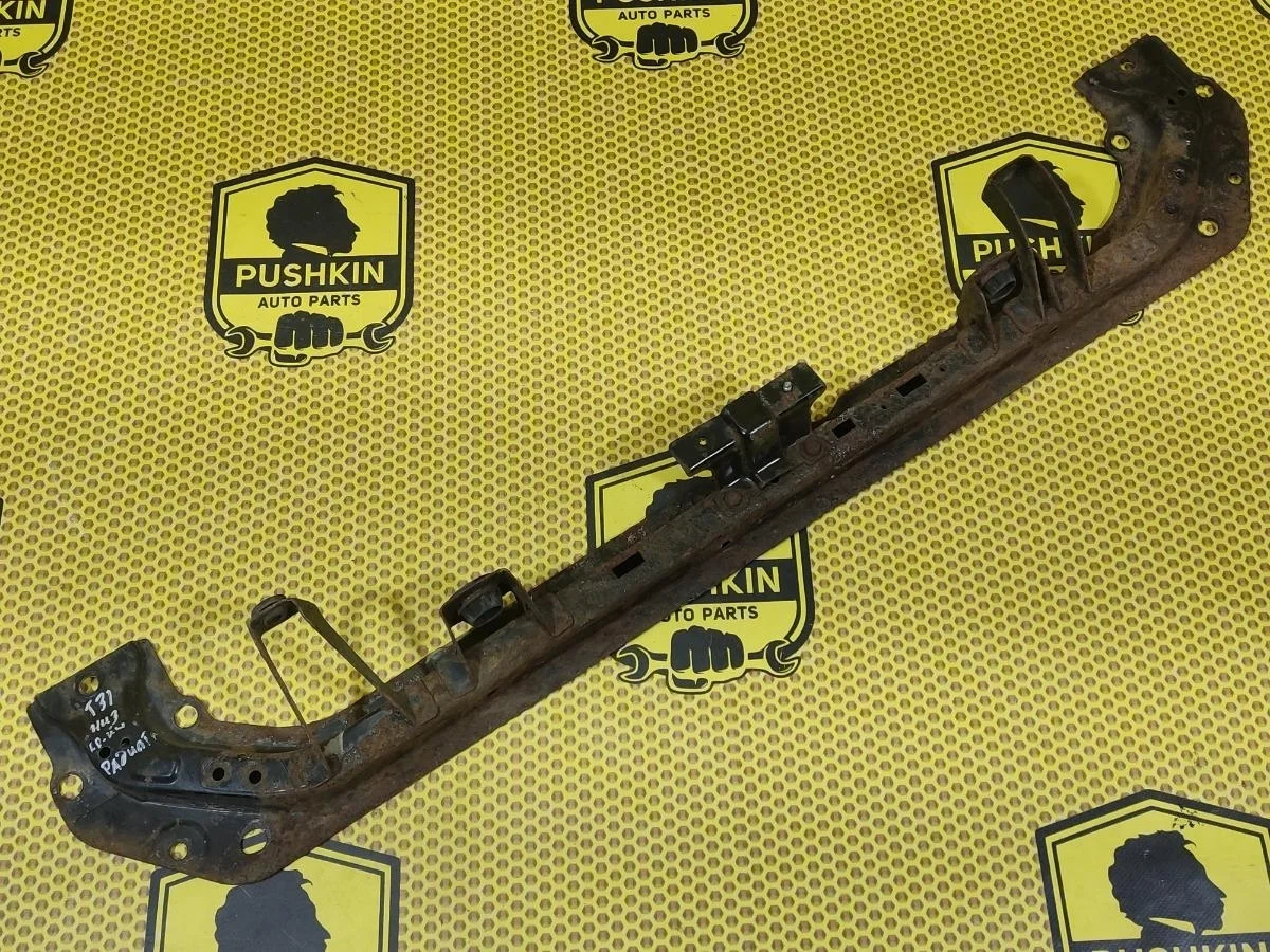 Панель передняя нижняя часть Nissan X-Trail 2013 62530JM00A T31 MR20DE