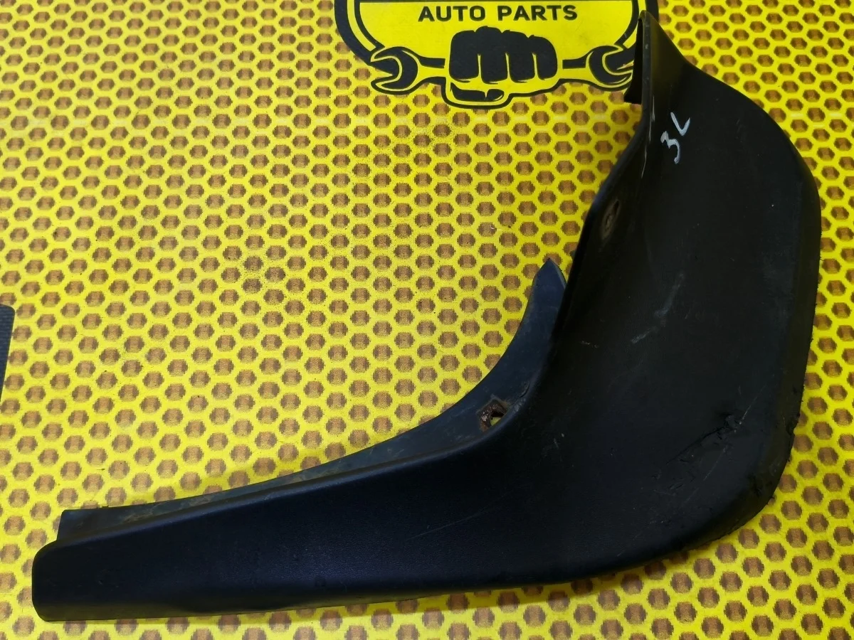 Брызговик Nissan Qashqai 2018 78811BM90A J11 MR20DD, задний левый