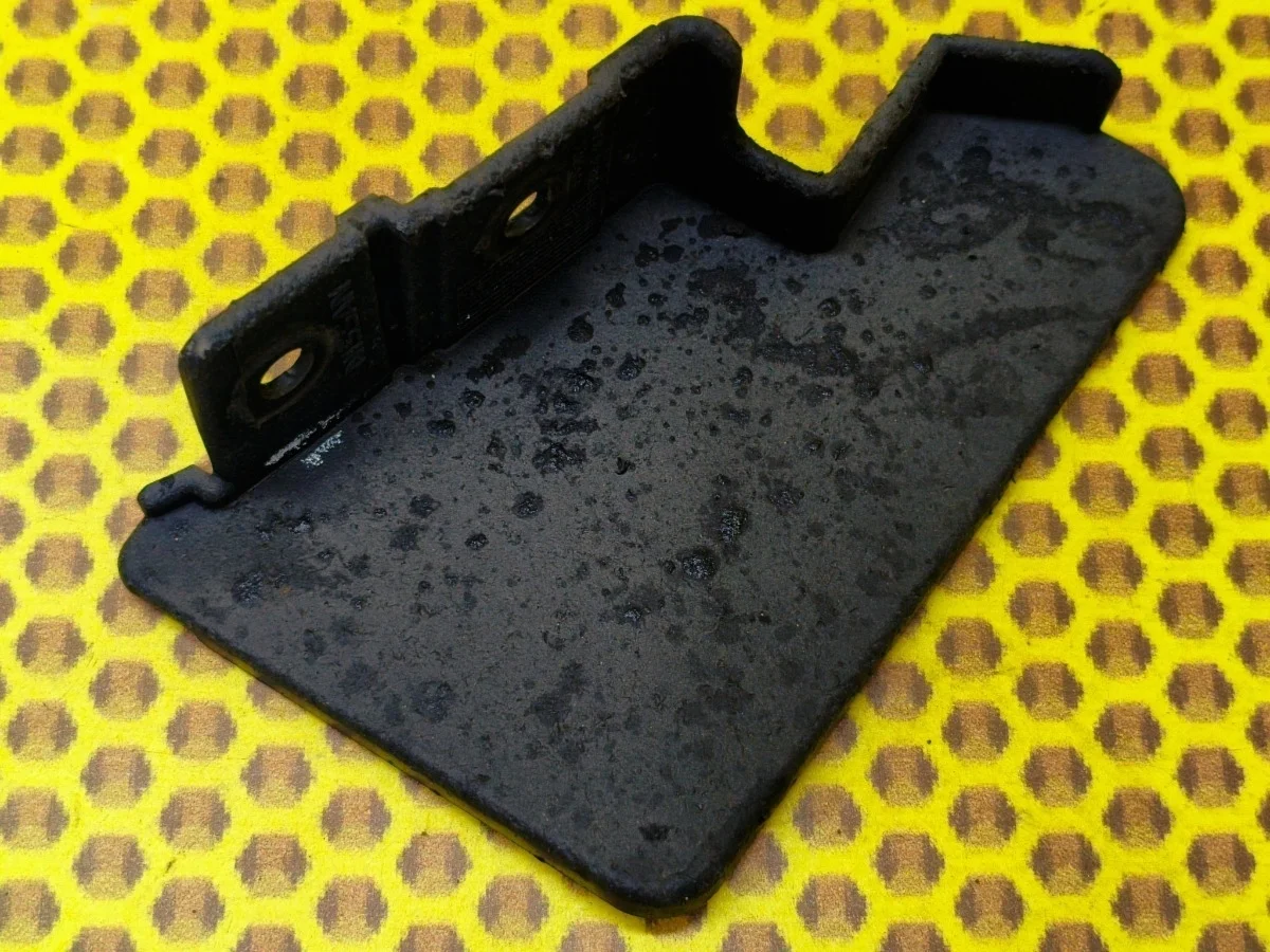 Брызговик на порог Nissan Qashqai 2018 768564EA0A J11 MR20DD, задний правый