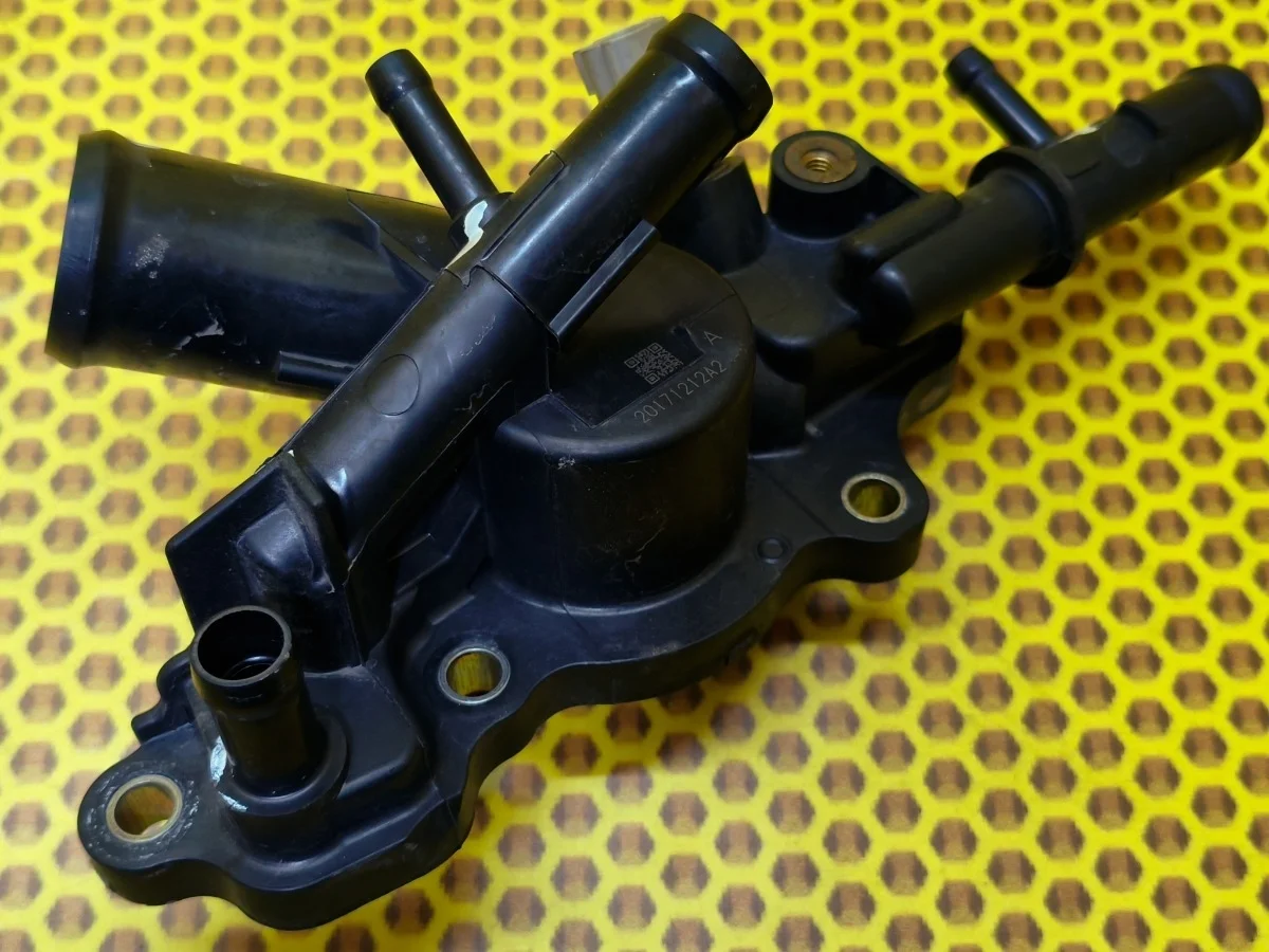 Корпус термостата Nissan Qashqai 2018 110604BB0A J11 MR20DD