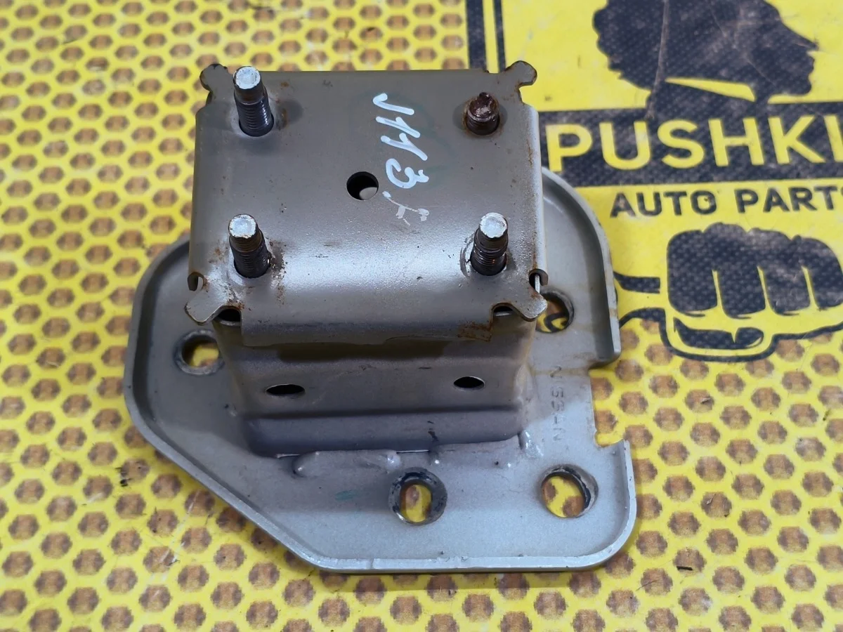 Кронштейн усилителя бампера Nissan Qashqai 2018 H52104EAMA J11 MR20DD, правый