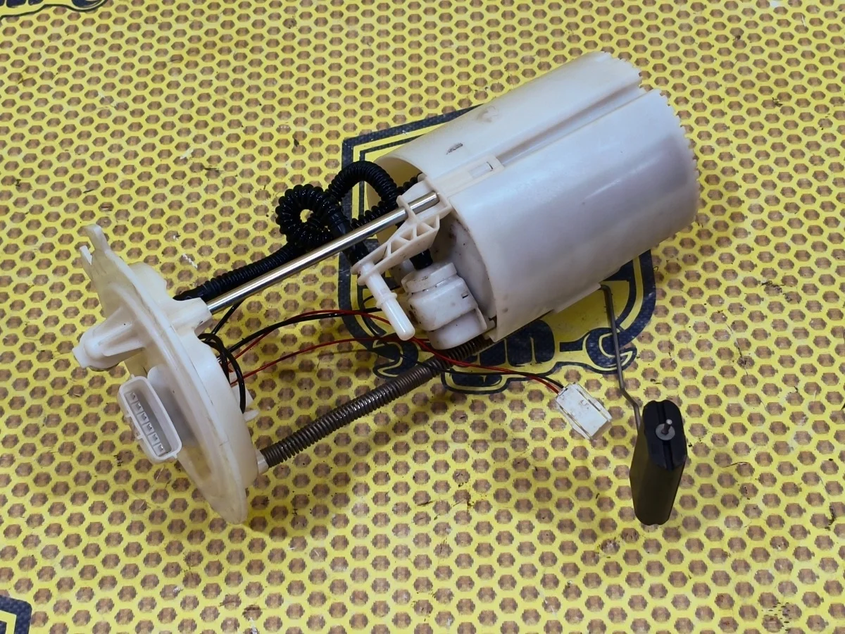 Насос топливный Nissan Qashqai 2018 170404CM0B J11 MR20DD